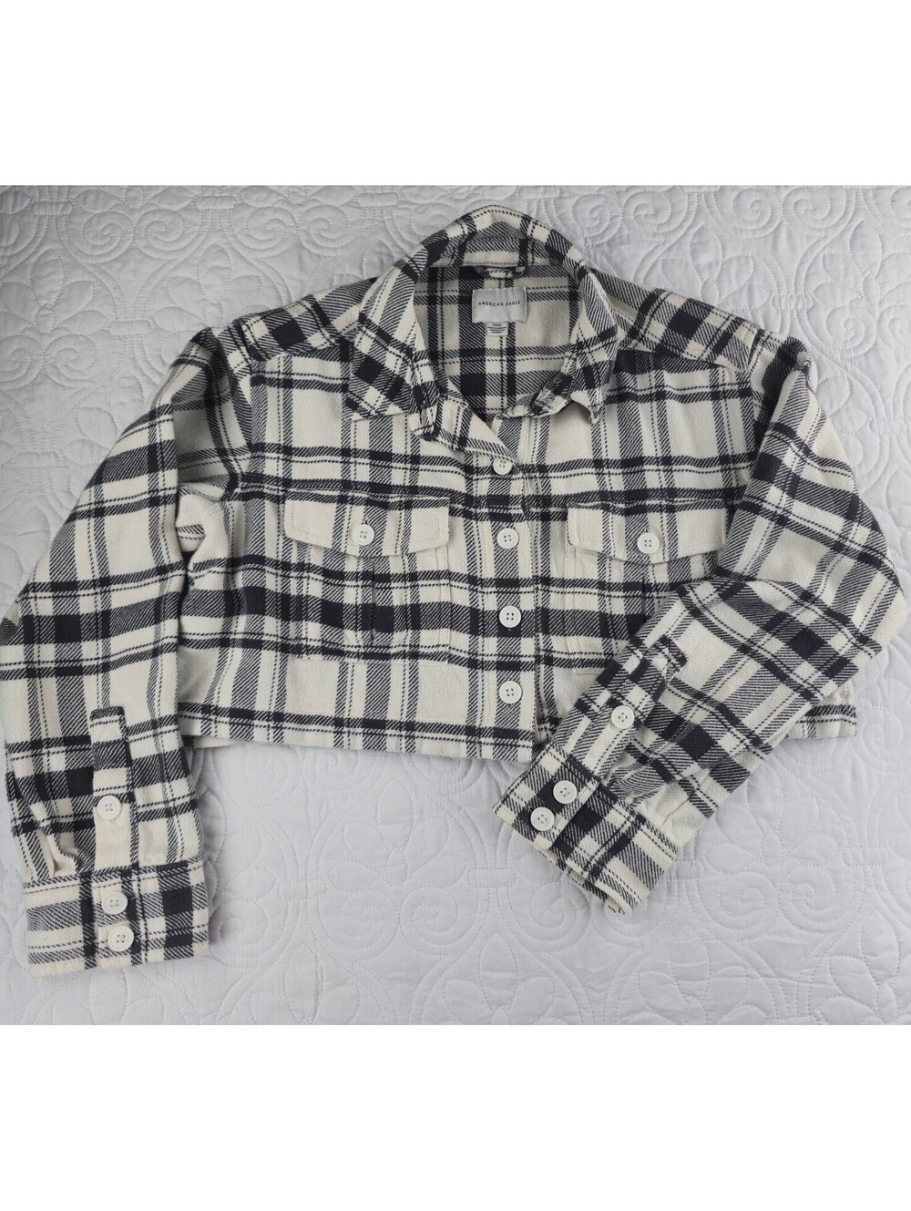 American Eagle Cropped Plaid Flannel Shirt Cream Black Button Up Size Small